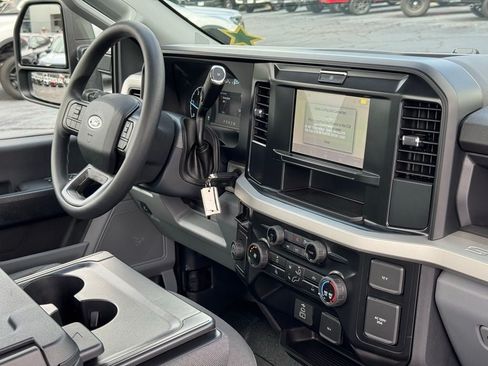New 2025 Ford F350 XL w/ XL Driver Assist Package RWD image 22