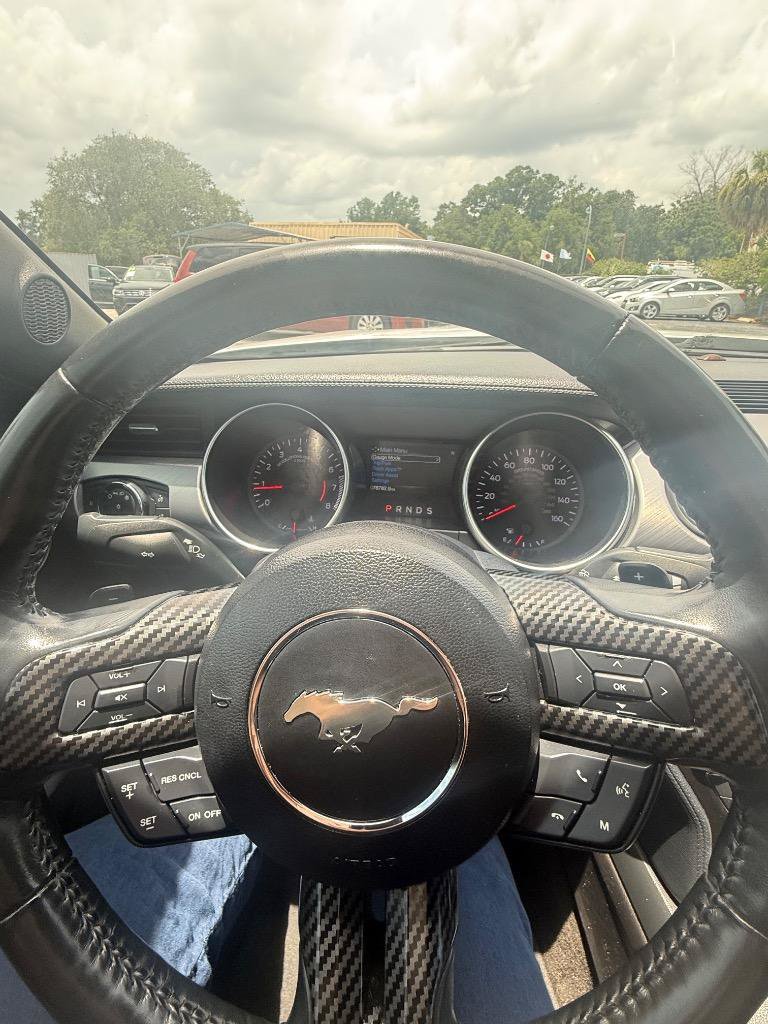 Used 2018 Ford Mustang Premium RWD image 9