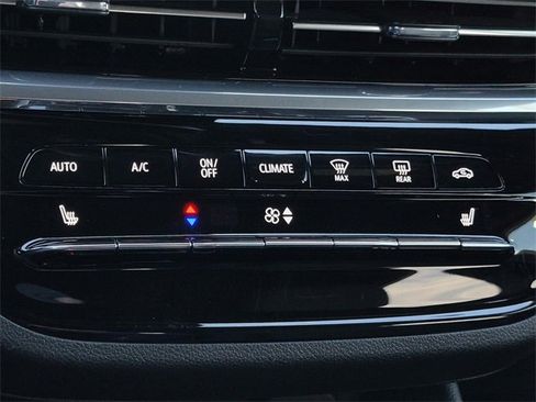 Used 2025 Buick Envista Avenir image 21