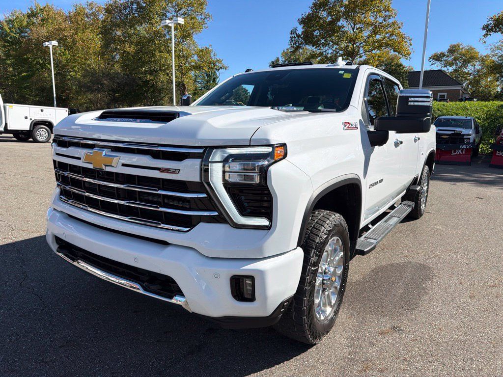 Used 2024 Chevrolet Silverado 2500 LTZ w/ LTZ Plus Package AWD/4WD image 4