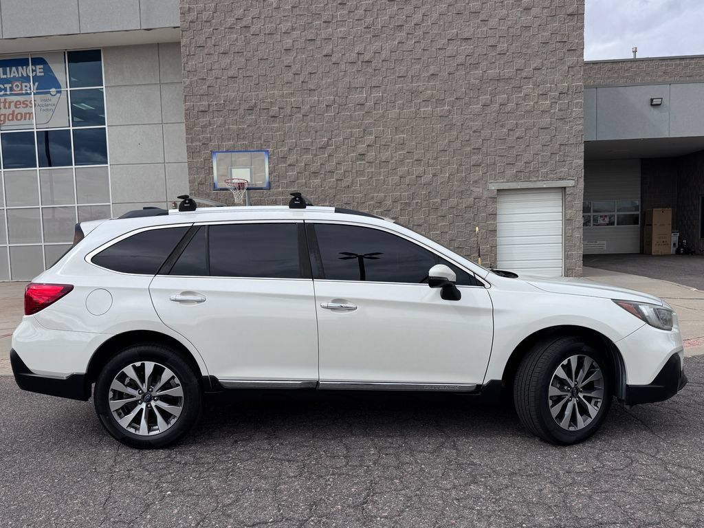 Used 2018 Subaru Outback 2.5i Touring w/ Popular Package #3 AWD/4WD image 6