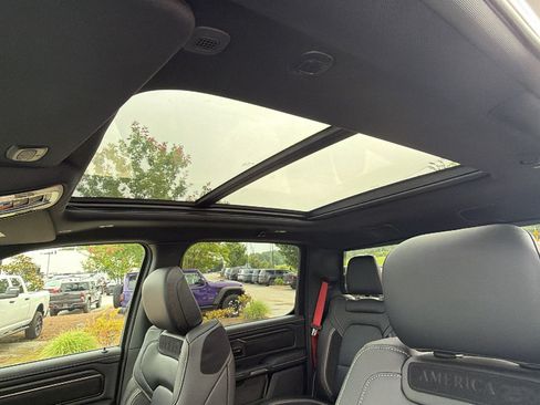 New 2026 RAM 1500 Laramie AWD/4WD image 18