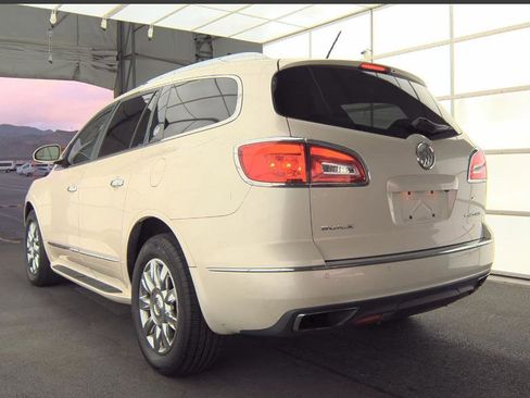 Used 2013 Buick Enclave Premium image 3