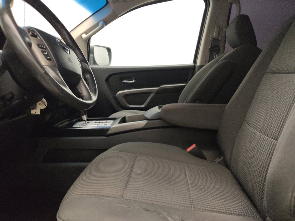 Used 2015 Nissan Titan SV RWD image 17