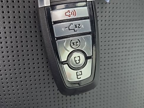 Used 2026 Ford F450 Platinum w/ FX4 Off-Road Package image 48