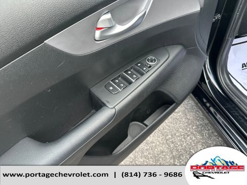 Used 2023 Kia Forte LXS w/ LXS Technology Package FWD image 13