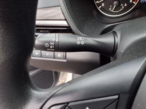 Used 2025 Nissan Altima 2.5 SV FWD image 10