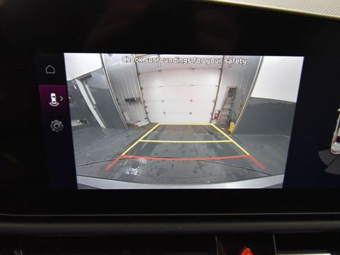 Certified 2023 Kia Niro EX image 16