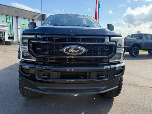 Used 2022 Ford F250 Lariat w/ Black Appearance Package AWD/4WD image 5