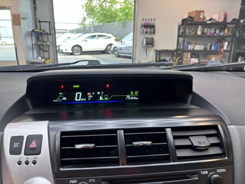 Used 2012 Toyota Prius V Five FWD image 15
