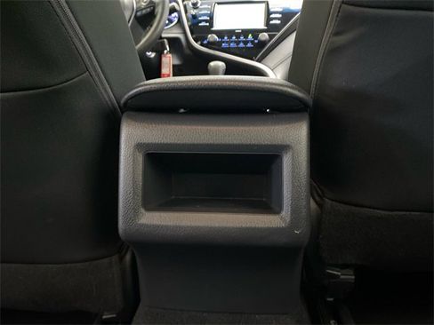 Used 2020 Toyota Camry LE image 24