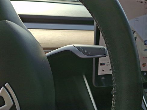 Used 2020 Tesla Model 3 Standard Range Plus image 15