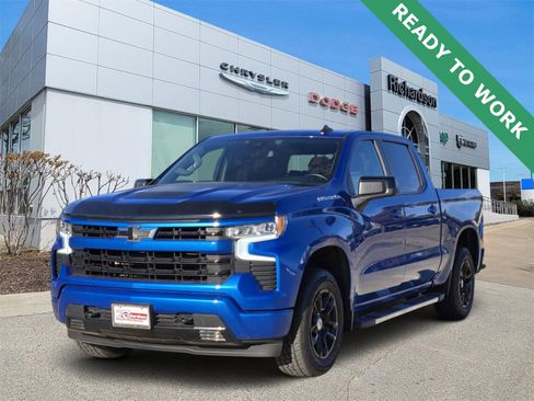 Used 2023 Chevrolet Silverado 1500 RST image 2