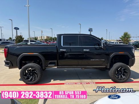 Used 2024 GMC Sierra 2500 Denali Ultimate AWD/4WD image 18