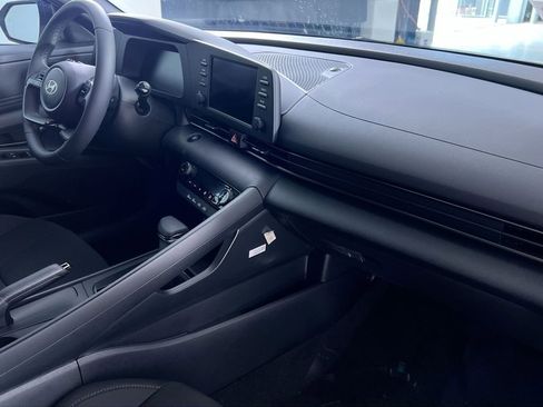 Used 2025 Hyundai Elantra Sport image 28