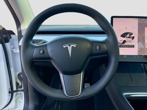 Used 2022 Tesla Model Y Performance AWD/4WD image 10