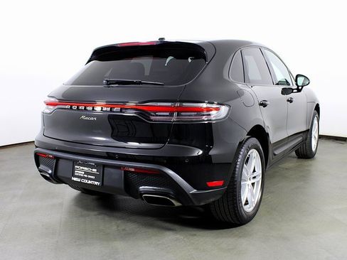 Certified 2023 Porsche Macan image 8