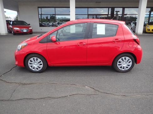 Used 2015 Toyota Yaris L FWD image 2