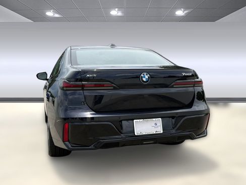 New 2026 BMW 750e xDrive w/ Executive Package AWD/4WD image 17