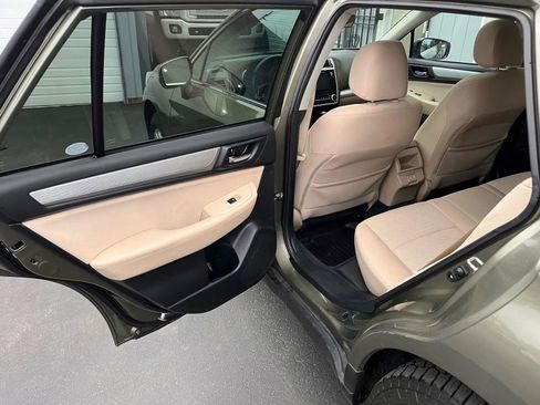 Used 2019 Subaru Outback 2.5i Premium image 31