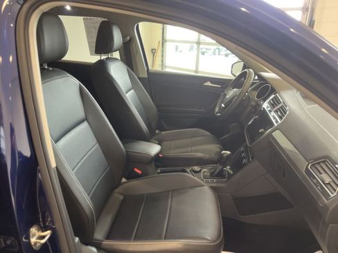 Used 2021 Volkswagen Tiguan SE image 15