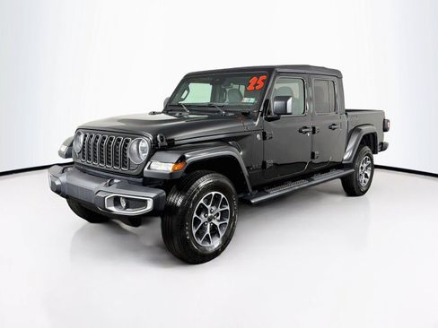 Used 2025 Jeep Gladiator Sport AWD/4WD image 7
