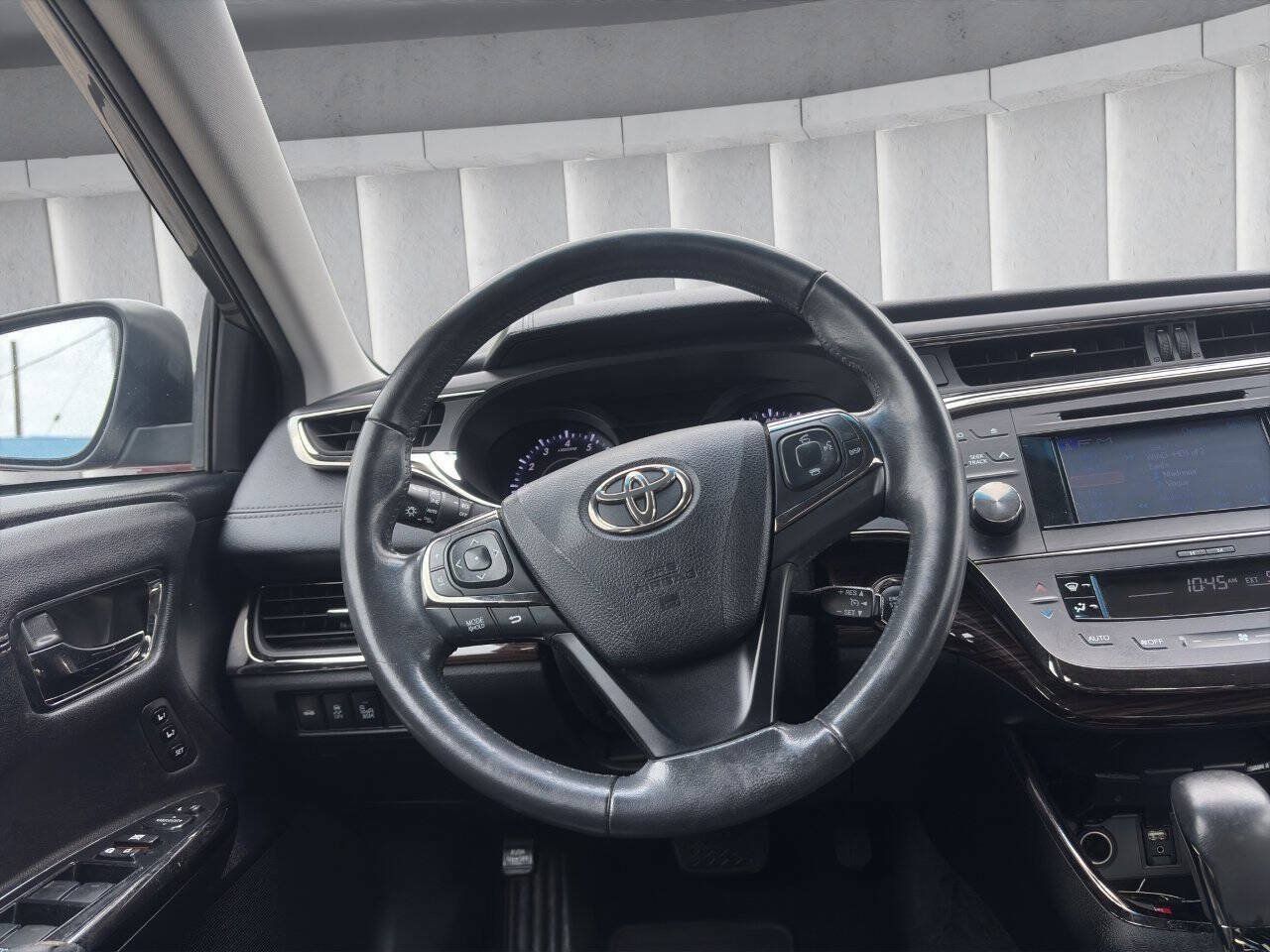 Used 2013 Toyota Avalon XLE Touring FWD image 9