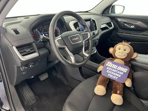 Used 2024 GMC Terrain SLE w/ Driver Convenience Package FWD image 10