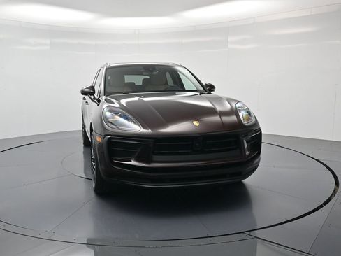 Certified 2026 Porsche Macan image 33
