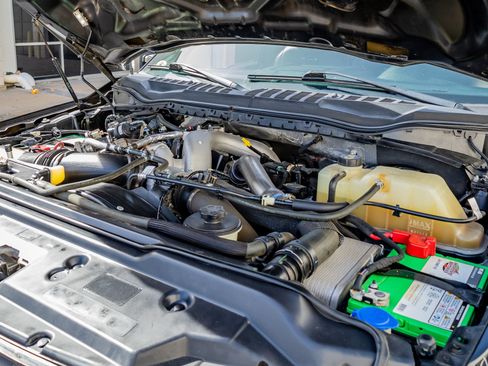 Used 2021 Ford F250 Platinum w/ Tremor Off-Road Package image 39