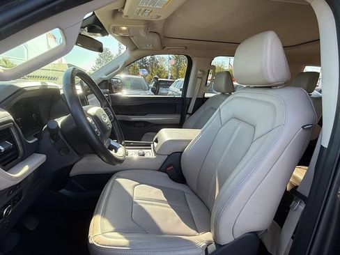 Certified 2024 Ford Expedition Limited AWD/4WD image 7