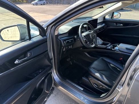 Used 2023 Lincoln Nautilus AWD image 30