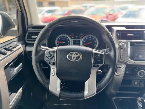 Used 2014 Toyota 4Runner SR5 image 10