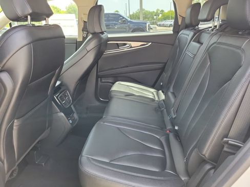 Certified 2023 Lincoln Nautilus FWD image 8