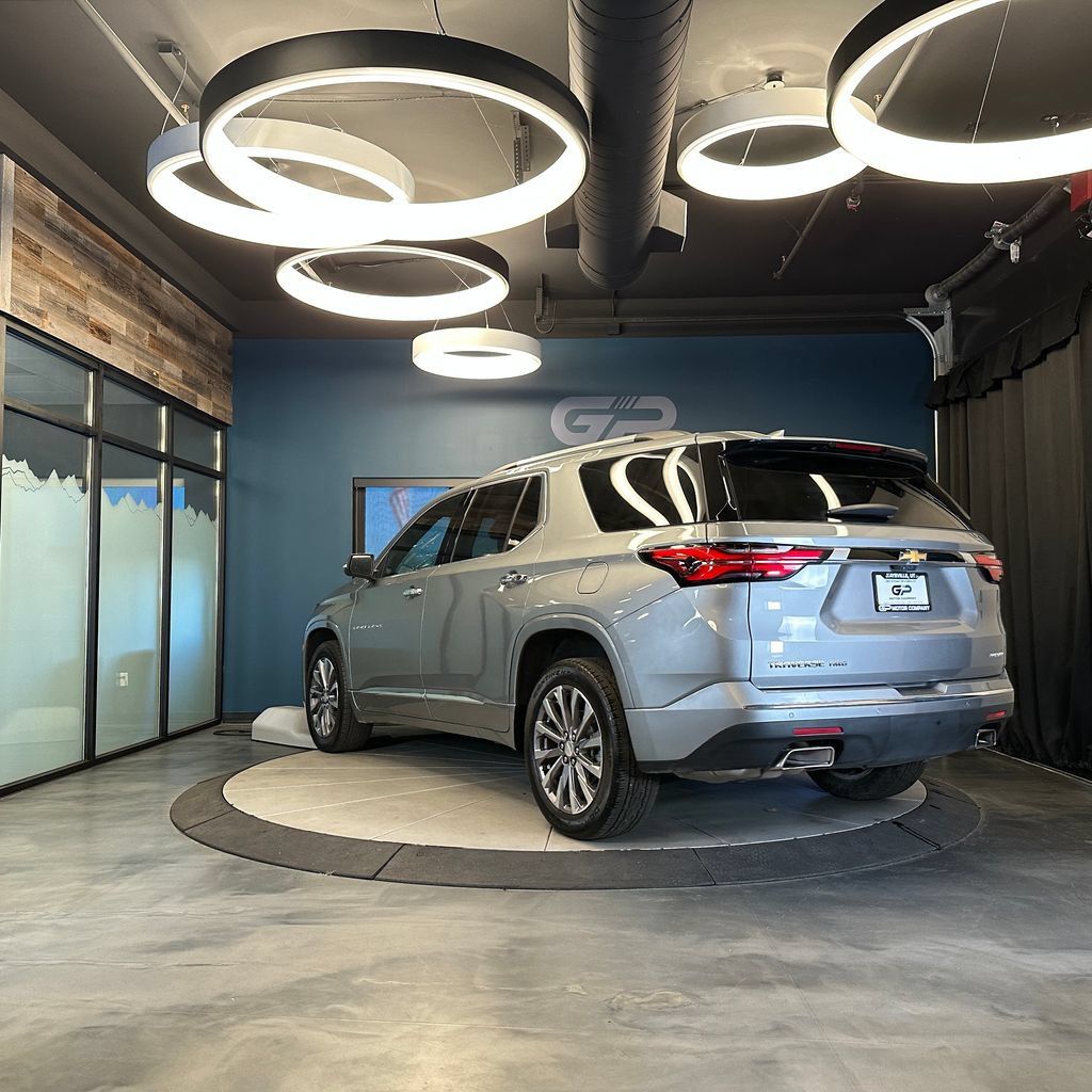Used 2023 Chevrolet Traverse Premier AWD/4WD image 5