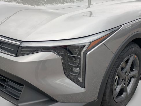 New 2026 Kia K4 FWD image 28