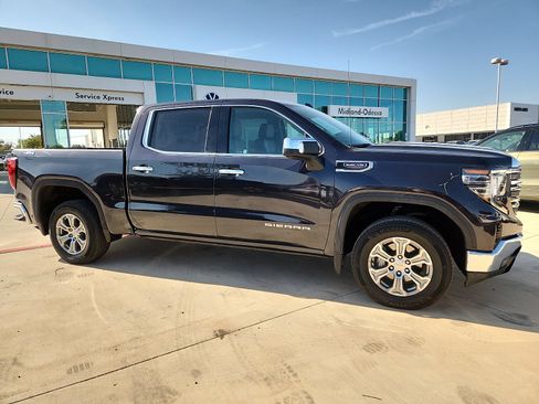 Used 2025 GMC Sierra 1500 SLT AWD/4WD image 6