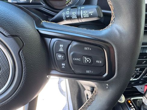 Used 2024 Jeep Wrangler Unlimited AWD/4WD image 19