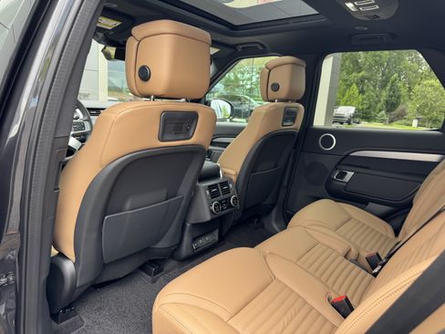 New 2026 Land Rover Discovery Limited Edition AWD/4WD image 27