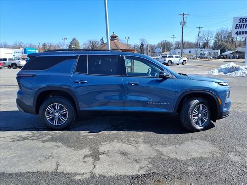 New 2026 Chevrolet Traverse LT w/ Driver Confidence Package image 3