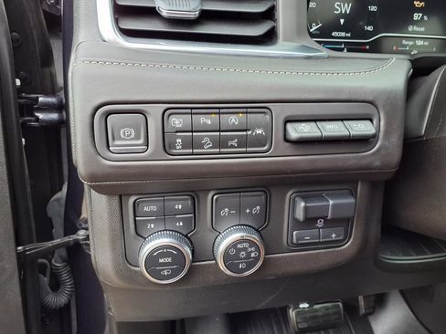 Used 2023 GMC Yukon XL Denali Ultimate AWD/4WD image 16