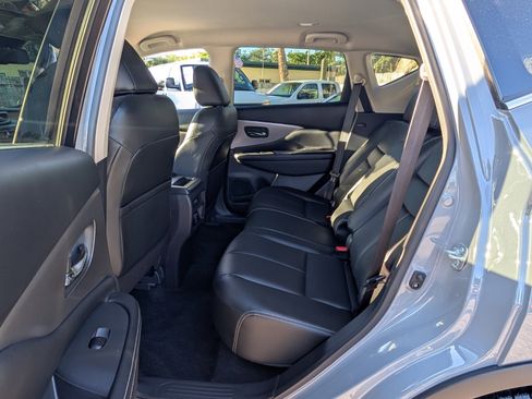 Used 2024 Nissan Murano SV w/ SV Midnight Edition Package image 12