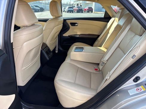 Used 2017 Toyota Avalon Limited image 9
