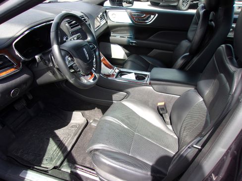 Used 2020 Lincoln Continental Reserve w/ Luxury Package image 9