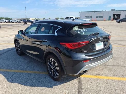 Used 2019 INFINITI QX30 AWD image 2