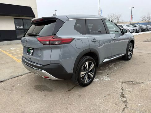 Used 2022 Nissan Rogue Platinum w/ Head-Up Display Package image 17