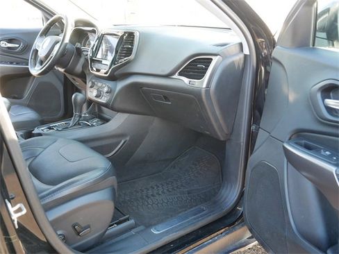 Used 2019 Jeep Cherokee Limited w/ Trailer Tow Group image 17