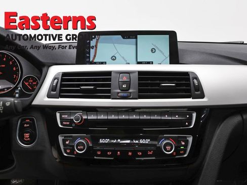 Used 2017 BMW 320i xDrive Sedan AWD/4WD image 12