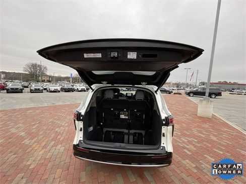 Used 2021 Toyota Sienna Limited image 30