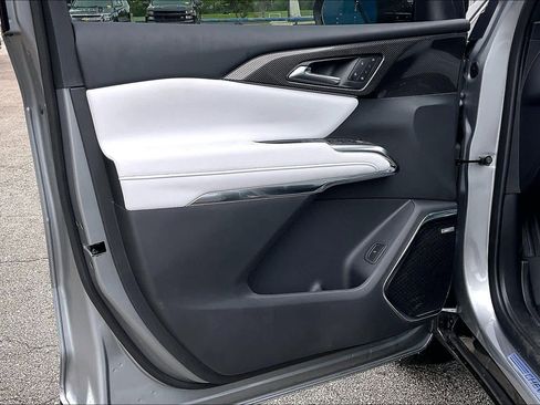 New 2026 Chevrolet Traverse High Country w/ LPO, Floor Liner Package FWD image 10